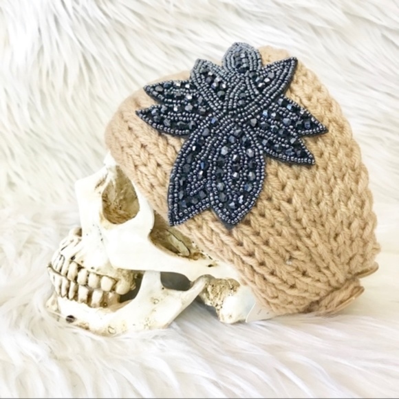 Elegant camel beaded crochet headband - Picture 1 of 8